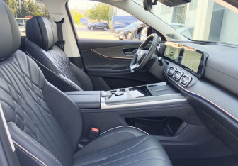 Подержанный автомобиль Jaecoo J8 2024 года (14 фото)