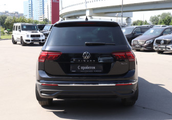 Подержанный автомобиль Volkswagen Tiguan 2021 года (6 фото)
