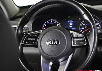 Подержанный автомобиль Kia Optima Sedan 2019 года (16 фото)