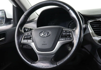 Подержанный автомобиль Hyundai Solaris Sedan 2019 года (10 фото)