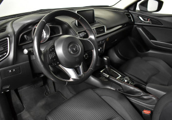 Подержанный автомобиль Mazda 3 Hatchback 2014 года (11 фото)