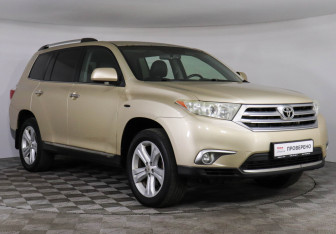 Подержанный автомобиль Toyota Highlander 2011 года (3 фото)