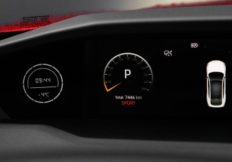 Подержанный автомобиль Changan UNI-V 2023 года (37 фото)