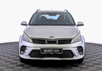 Подержанный автомобиль Kia Rio Hatchback 2021 года (2 фото)
