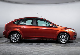 Подержанный автомобиль Ford Focus Hatchback 2008 года (4 фото)