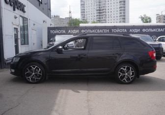 Подержанный автомобиль Skoda Octavia Wagon 2014 года (8 фото)