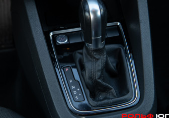 Подержанный автомобиль Volkswagen Jetta Sedan 2018 года (15 фото)