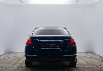 Подержанный автомобиль Nissan Teana 2010 года (4 фото)