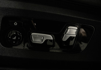 Подержанный автомобиль BMW X7 2020 года (21 фото)
