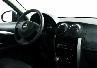 Подержанный автомобиль Nissan Almera Sedan 2014 года (5 фото)