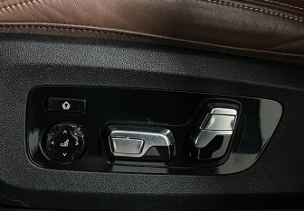 Подержанный автомобиль BMW X7 2022 года (19 фото)