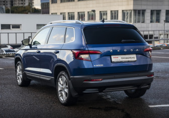 Подержанный автомобиль Skoda Karoq 2021 года (7 фото)