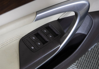 Подержанный автомобиль Opel Insignia Liftback 2008 года (17 фото)