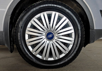 Подержанный автомобиль Ford Kuga 2011 года (17 фото)