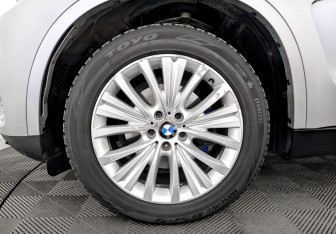 Подержанный автомобиль BMW X5 2015 года (18 фото)