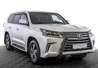 Подержанный автомобиль Lexus LX 2021 года (3 фото)