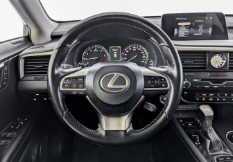 Подержанный автомобиль Lexus RX 2019 года (22 фото)