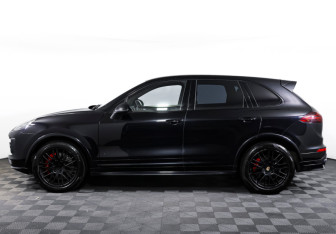 Подержанный автомобиль Porsche Cayenne 2015 года (8 фото)