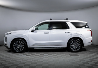 Подержанный автомобиль Hyundai Palisade 2022 года (8 фото)