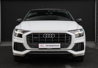 Подержанный автомобиль Audi Q8 2021 года (2 фото)