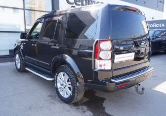 Подержанный автомобиль Land Rover Discovery 2012 года (7 фото)