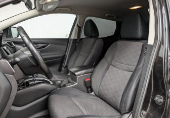 Подержанный автомобиль Nissan Qashqai 2014 года (20 фото)