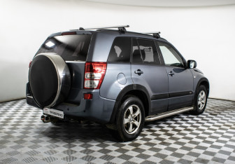 Подержанный автомобиль Suzuki Grand Vitara 2007 года (5 фото)