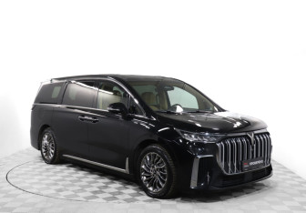 Подержанный автомобиль Voyah Dream 2023 года (3 фото)