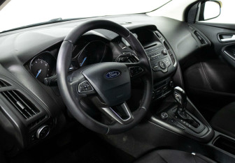 Подержанный автомобиль Ford Focus Hatchback 2018 года (9 фото)
