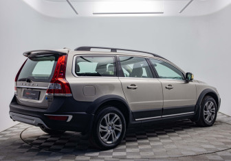 Подержанный автомобиль Volvo XC70 2013 года (5 фото)