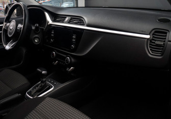 Подержанный автомобиль Kia Rio Sedan 2020 года (9 фото)