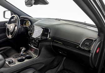 Подержанный автомобиль Jeep Grand Cherokee 2021 года (11 фото)