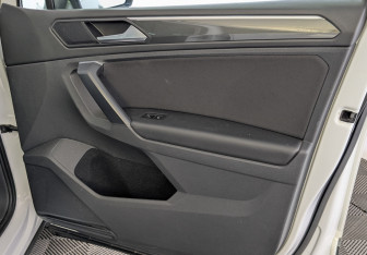 Подержанный автомобиль Volkswagen Tiguan 2018 года (24 фото)