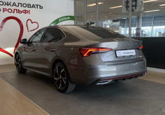 Подержанный автомобиль Skoda Octavia Liftback 2021 года (6 фото)