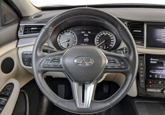 Подержанный автомобиль Infiniti QX50 2021 года (22 фото)