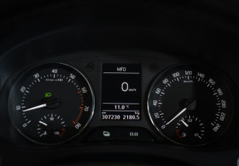 Подержанный автомобиль Skoda Fabia Hatchback 2010 года (11 фото)