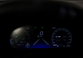 Подержанный автомобиль Toyota RAV4 2025 года (9 фото)