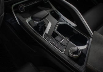 Подержанный автомобиль Geely Tugella 2023 года (16 фото)