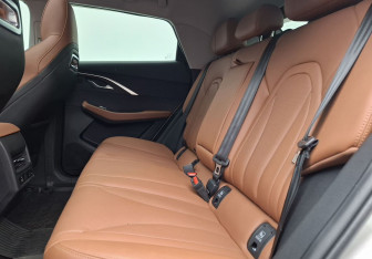Подержанный автомобиль Omoda C5 2023 года (12 фото)