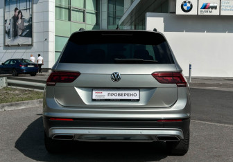Подержанный автомобиль Volkswagen Tiguan 2019 года (6 фото)