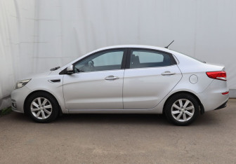 Подержанный автомобиль Kia Rio Sedan 2015 года (8 фото)