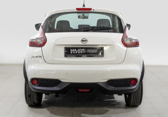 Подержанный автомобиль Nissan Juke 2014 года (6 фото)