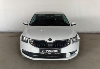 Подержанный автомобиль Skoda Octavia Liftback 2020 года (2 фото)