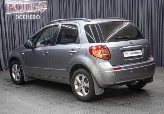 Подержанный автомобиль Suzuki SX4 Hatchback 2008 года (7 фото)