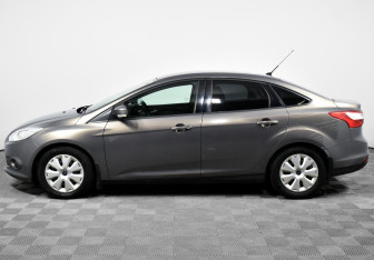 Подержанный автомобиль Ford Focus Sedan 2013 года (3 фото)
