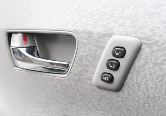Подержанный автомобиль Toyota Venza 2013 года (18 фото)