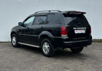 Подержанный автомобиль SsangYong Rexton 2007 года (7 фото)