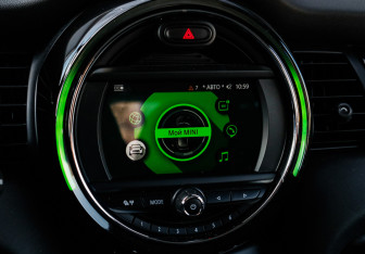 Подержанный автомобиль MINI Hatch 2019 года (14 фото)