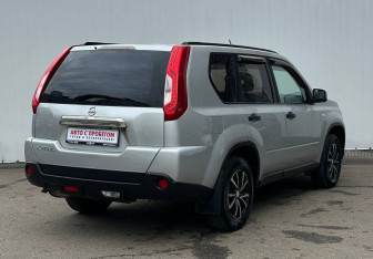 Подержанный автомобиль Nissan X-Trail 2011 года (5 фото)