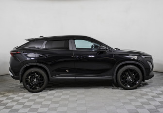 Подержанный автомобиль Omoda C5 2024 года (4 фото)